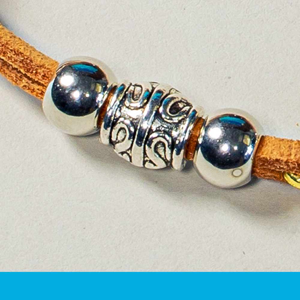 Pulsera De San Benito En Cuero