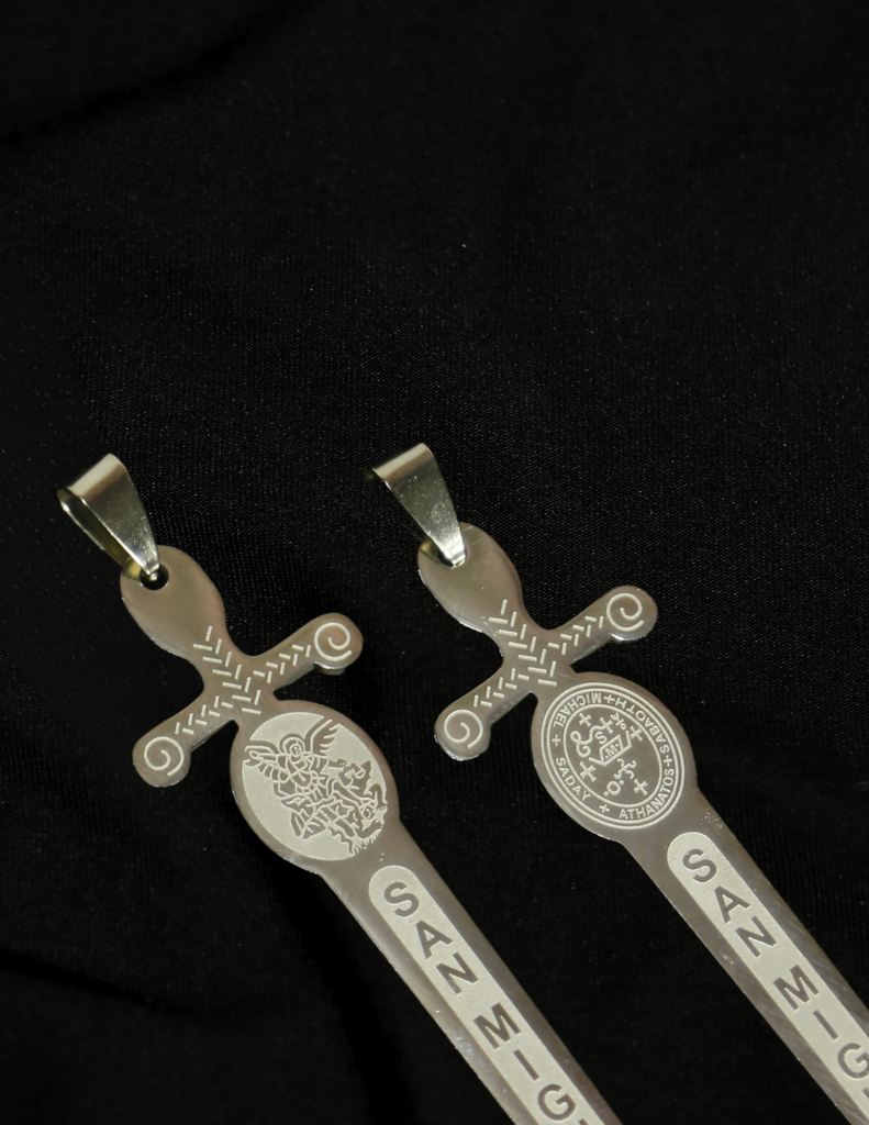 Espada de San Miguel en Acero Plateada 4cm 