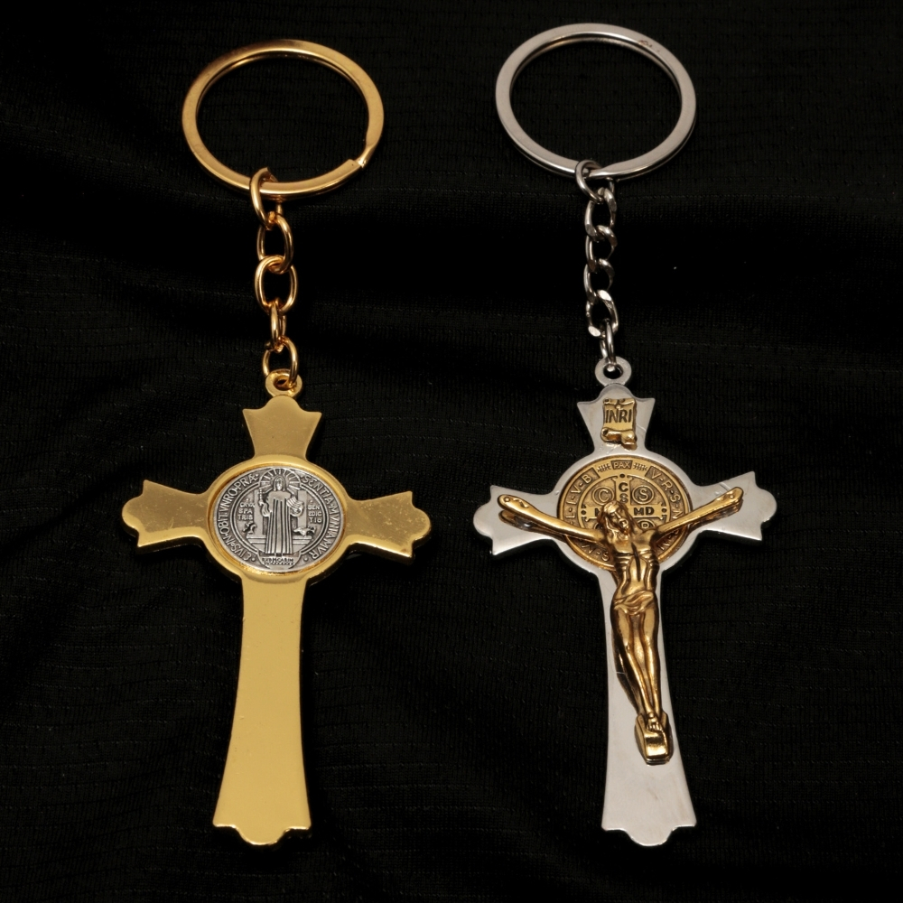 Llavero de San Benito con Cruz en Acero